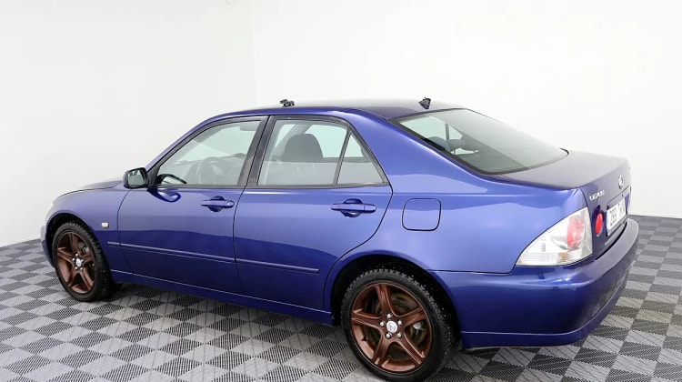 Lexus IS 200