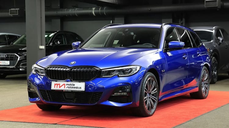 BMW 330