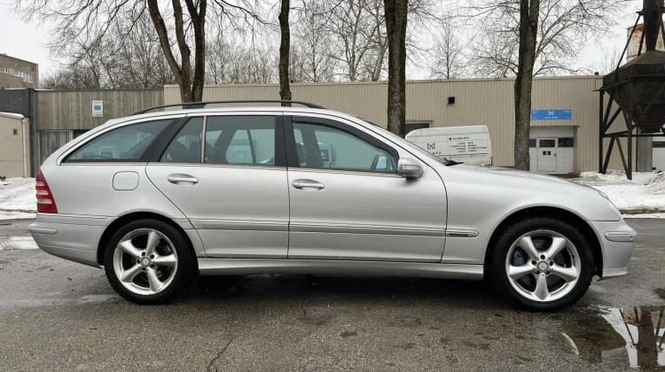Mercedes-Benz C 220