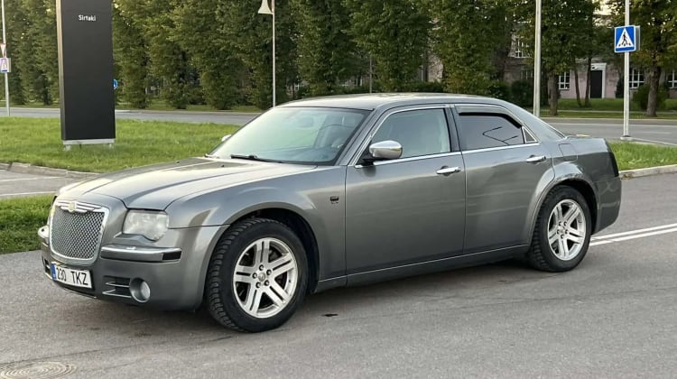 Chrysler 300C preview
