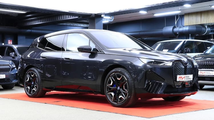 BMW iX preview