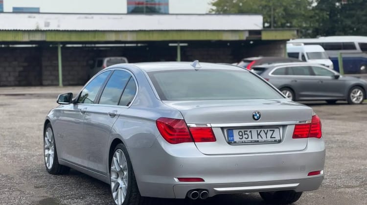 BMW 730