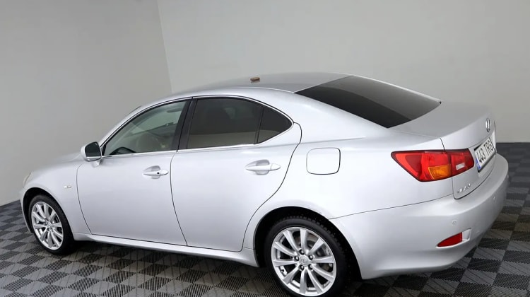 Lexus IS 220