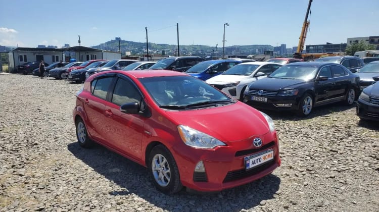 Toyota Aqua / Prius c