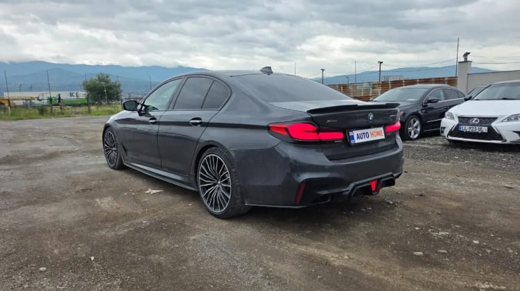 BMW M550