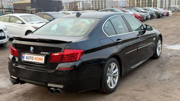 BMW 528