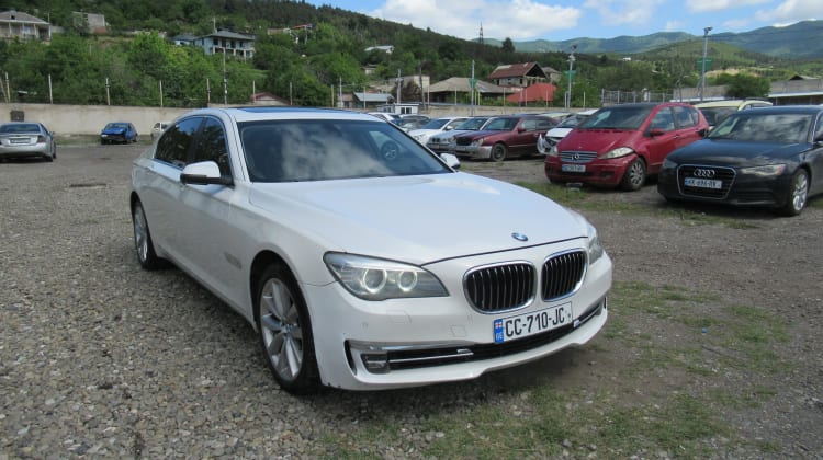 BMW 740