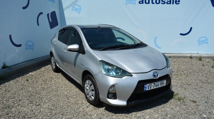 Toyota Aqua / Prius c