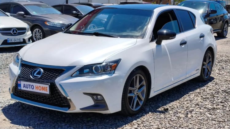 Lexus CT 200h preview