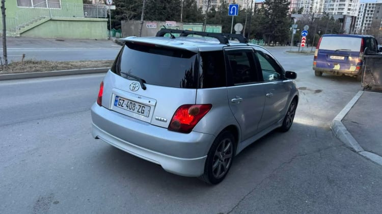 Toyota Urban Cruiser / ist