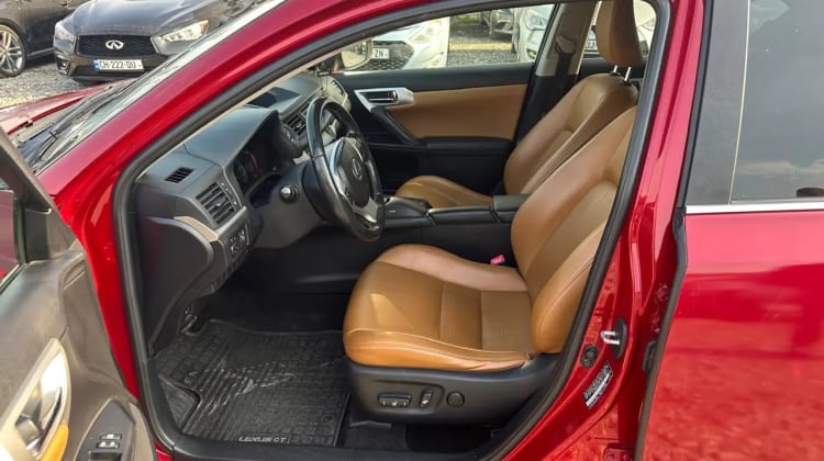 Lexus CT 200h