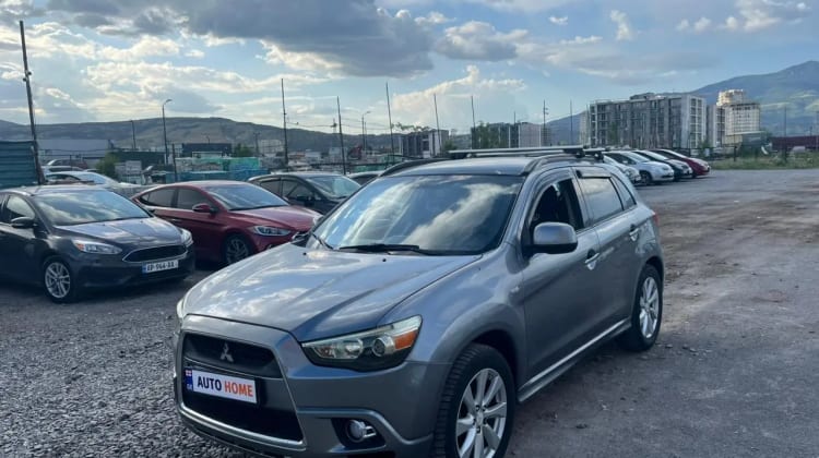Mitsubishi Outlander preview