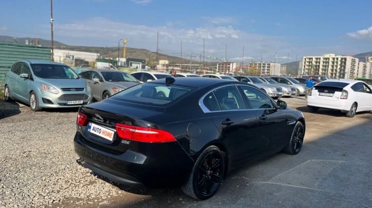 Jaguar XE