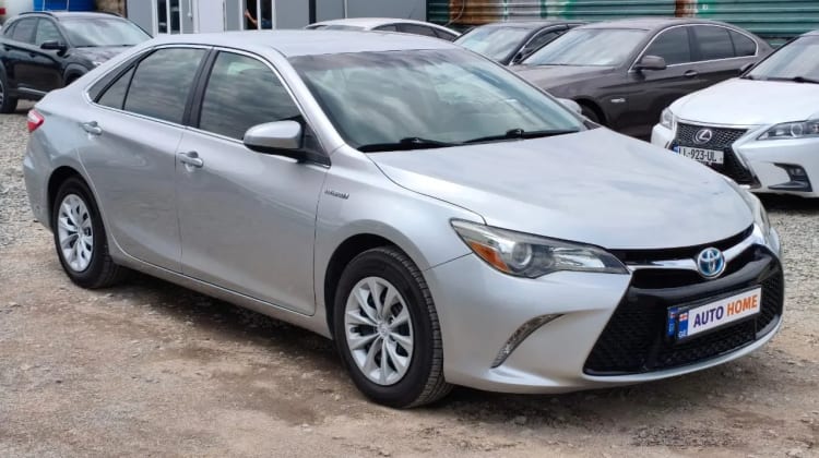 Toyota Camry preview