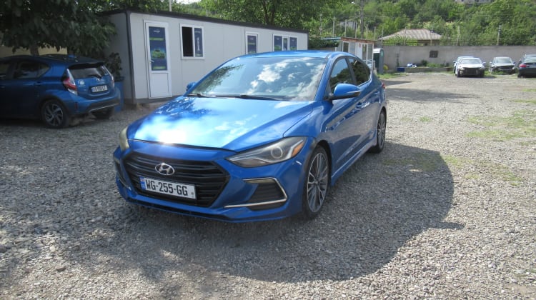 Hyundai Elantra preview
