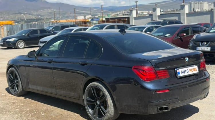 BMW 750