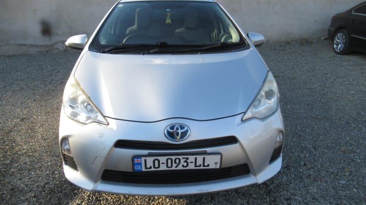 Toyota Aqua / Prius c