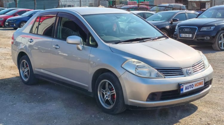 Nissan Tiida preview