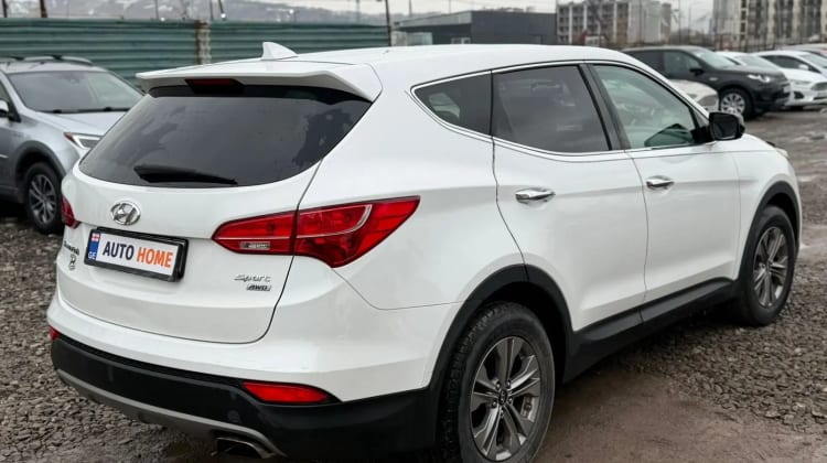 Hyundai SANTA FE