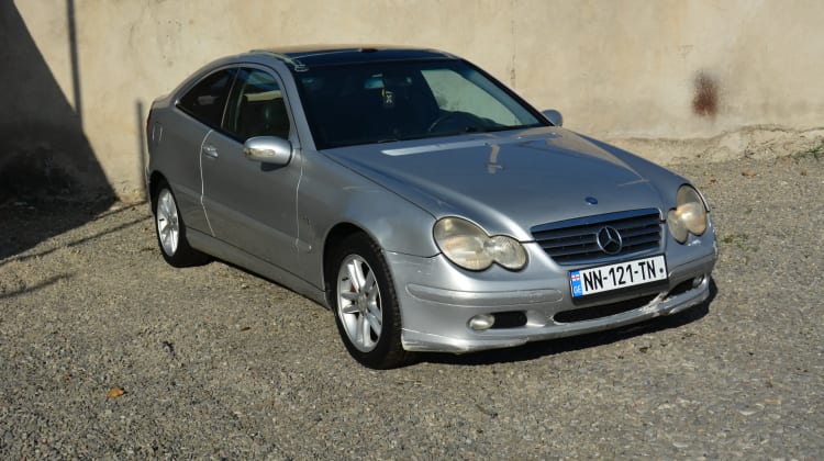 Mercedes-Benz C 230