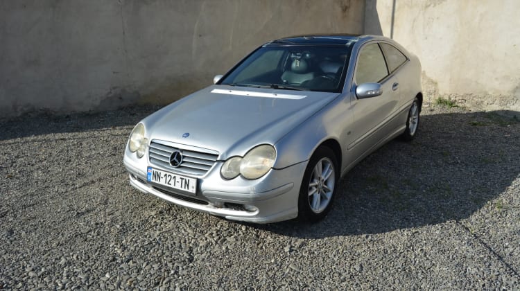 Mercedes-Benz C 230
