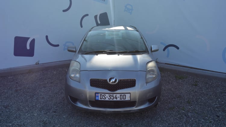 Toyota Vitz / Yaris