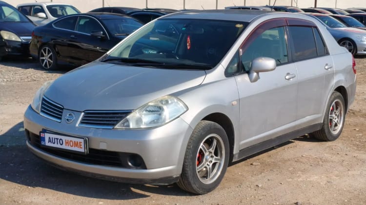 Nissan Tiida