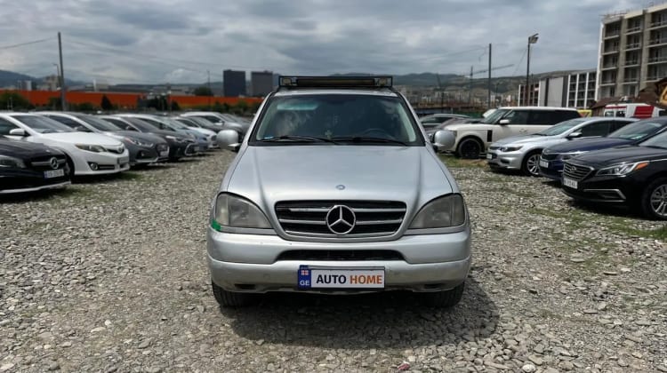 Mercedes-Benz ML 320 preview
