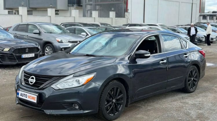 Nissan Altima