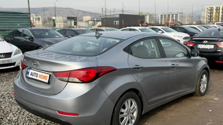 Hyundai Elantra