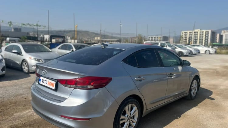 Hyundai Elantra