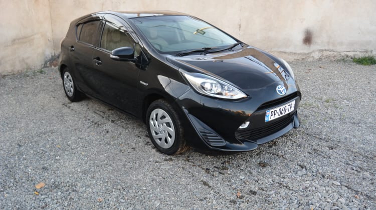 Toyota Aqua / Prius c