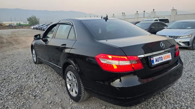 Mercedes-Benz E 220