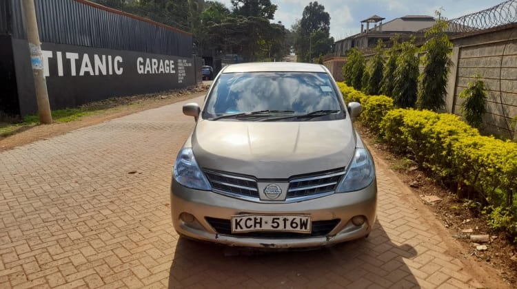 Nissan Tiida