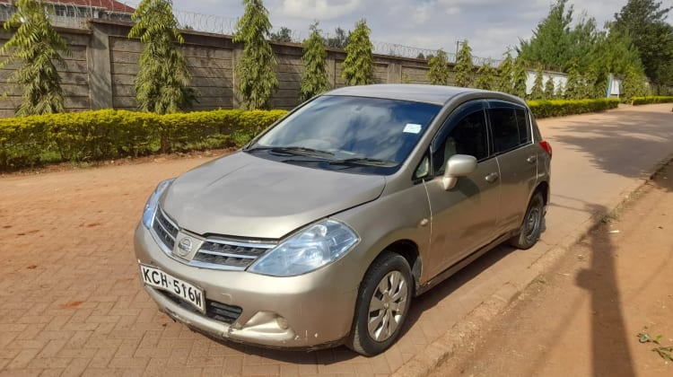 Nissan Tiida
