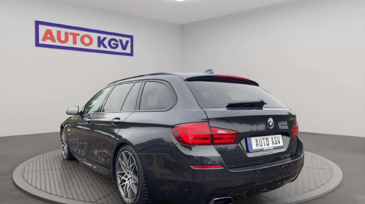 BMW M550