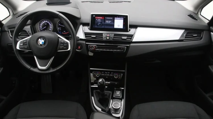 BMW 218