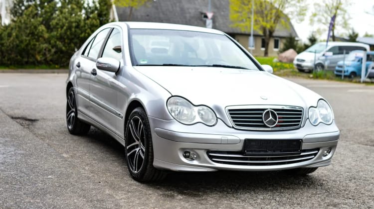 Mercedes-Benz C 220