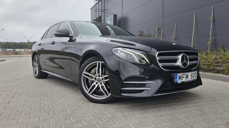 Mercedes-Benz E 220