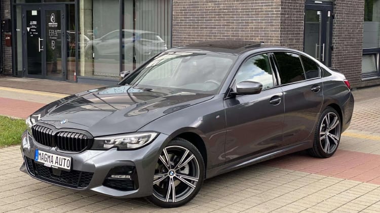 BMW 330