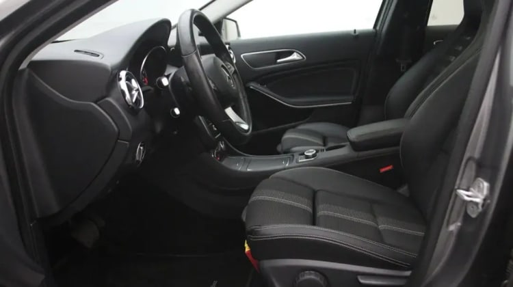 Mercedes-Benz GLA 220