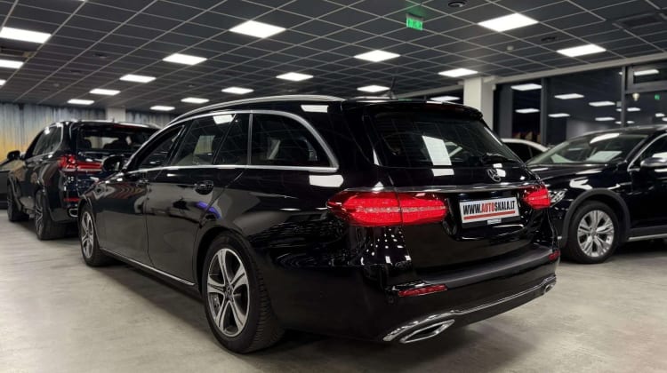 Mercedes-Benz E 220