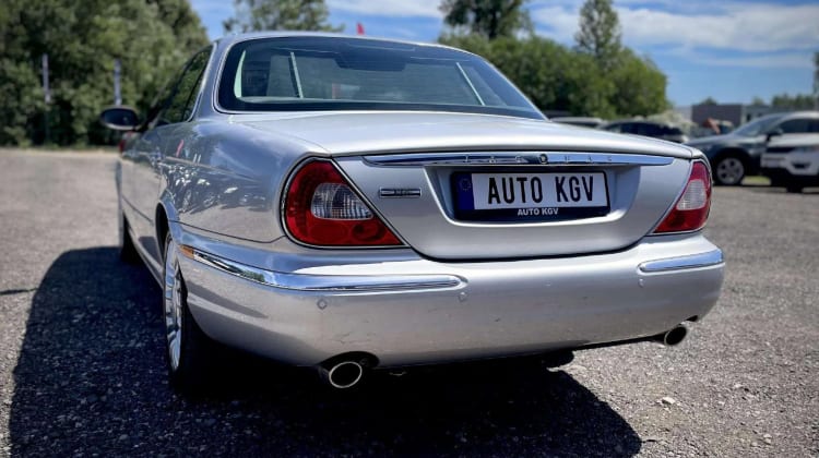Jaguar XJ