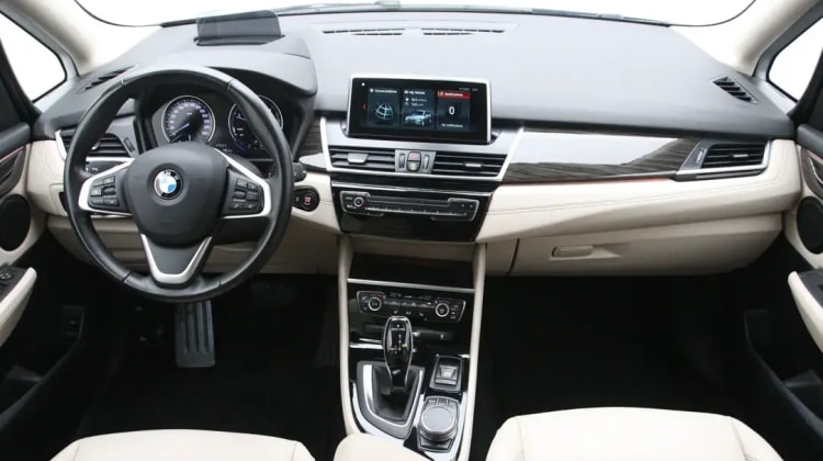 BMW 220