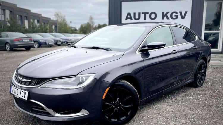 Chrysler 200