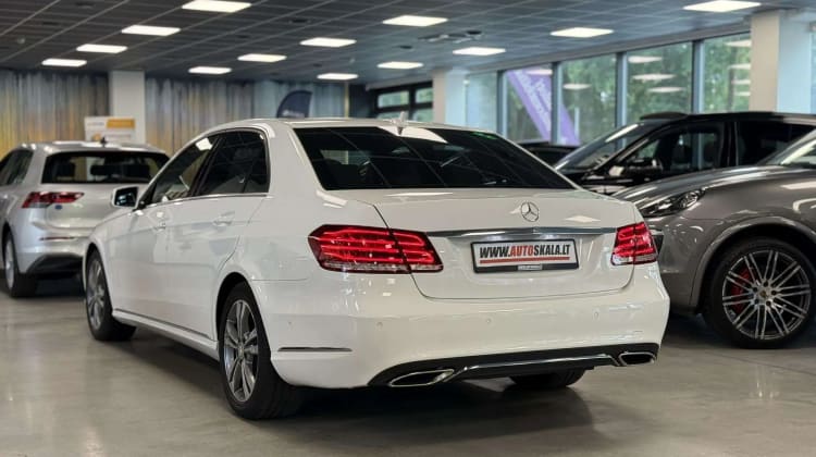 Mercedes-Benz E 220