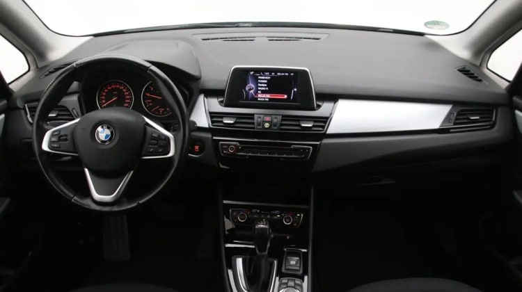 BMW 218