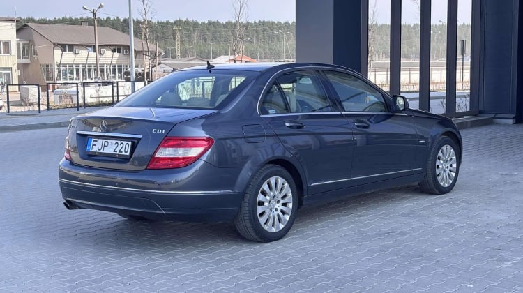 Mercedes-Benz C 220