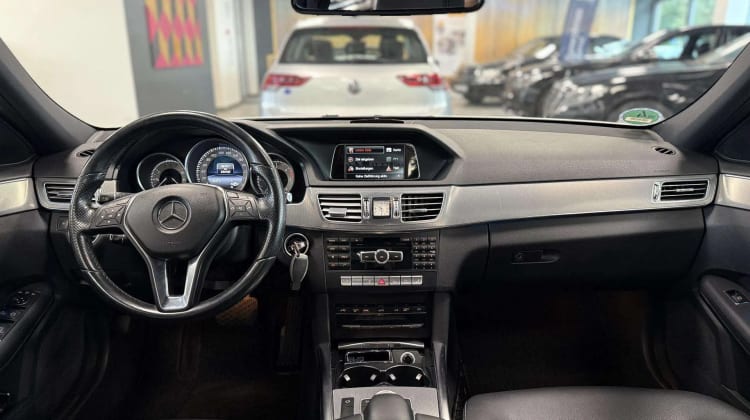 Mercedes-Benz E 220