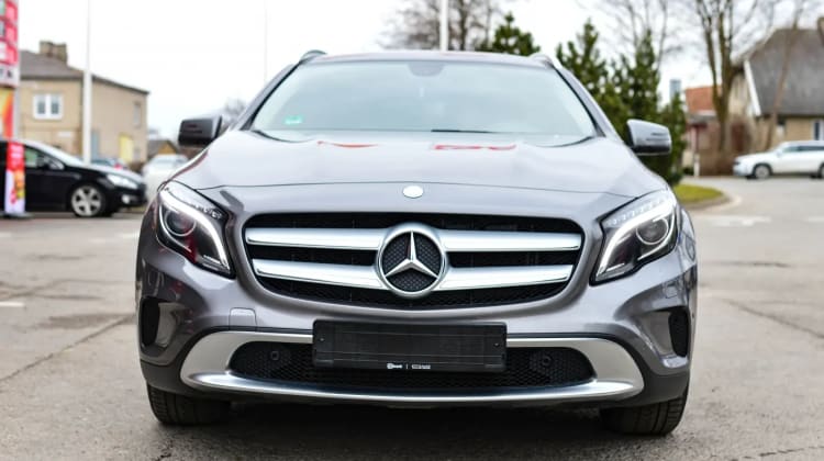Mercedes-Benz GLA 200